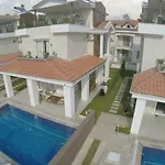 Lydia Villa